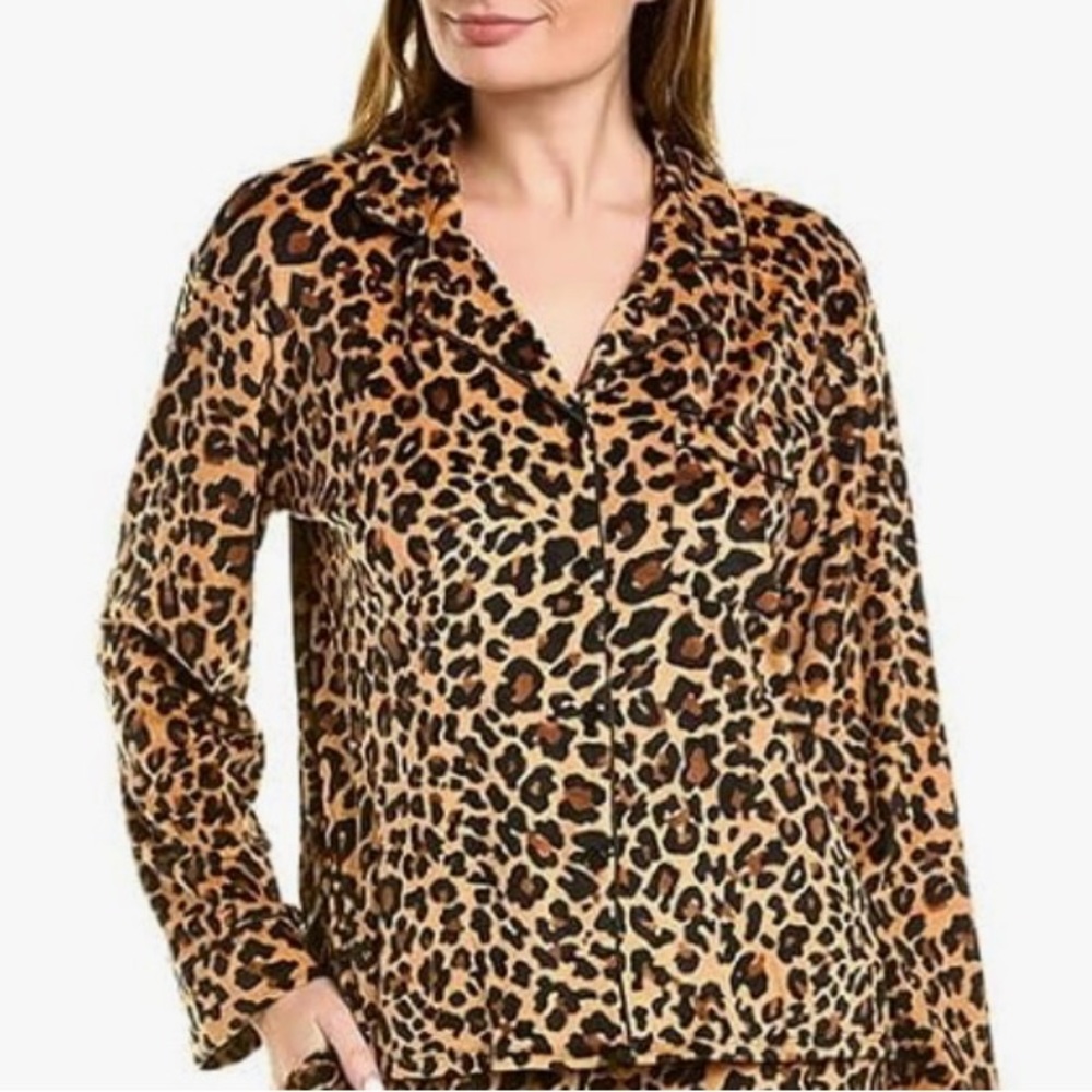 Donna Karan SOFT Leopard Print Pajama Button Front Top, Large. Like New